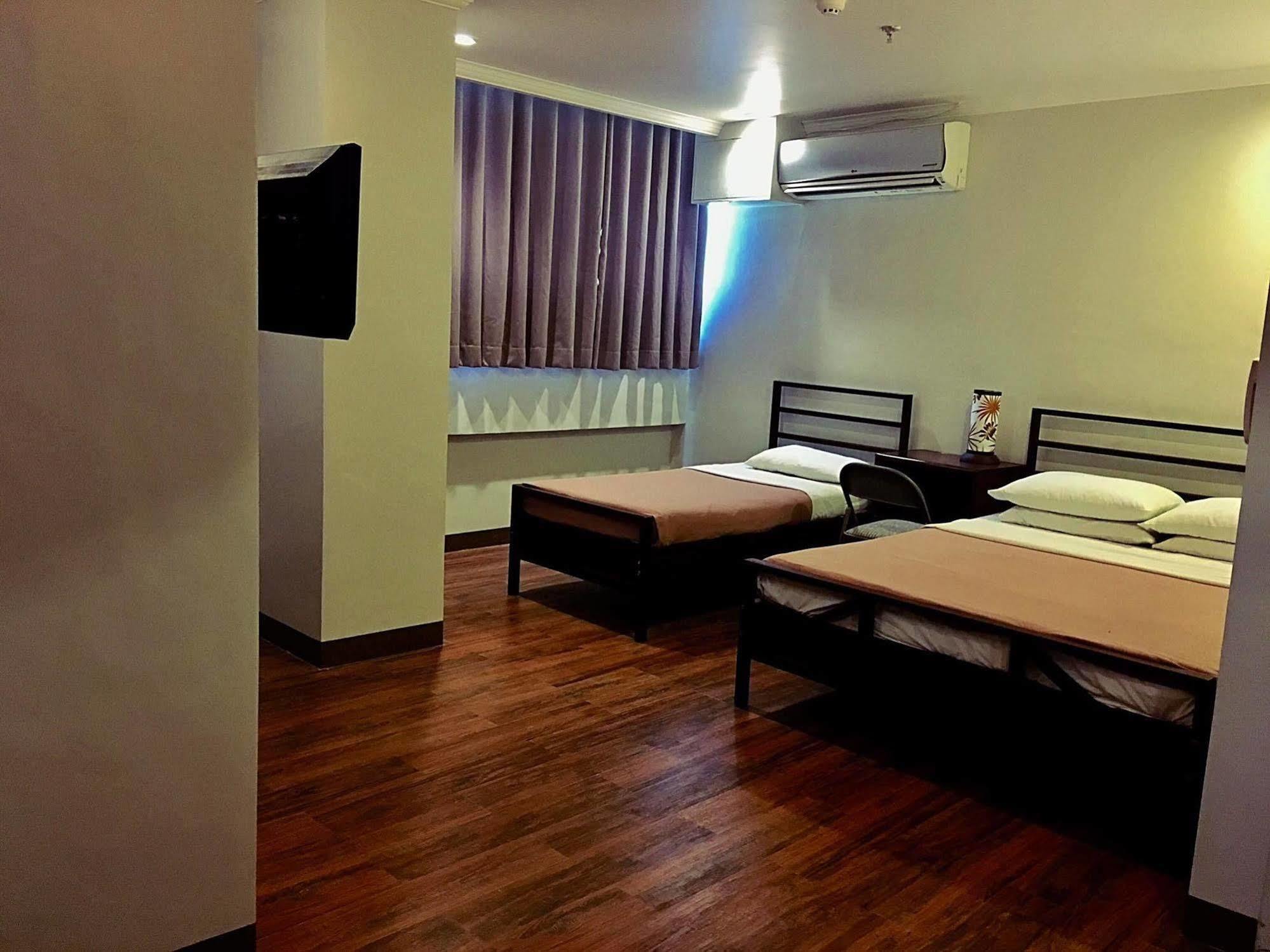 Hotel Tiffany Laoag Exteriér fotografie